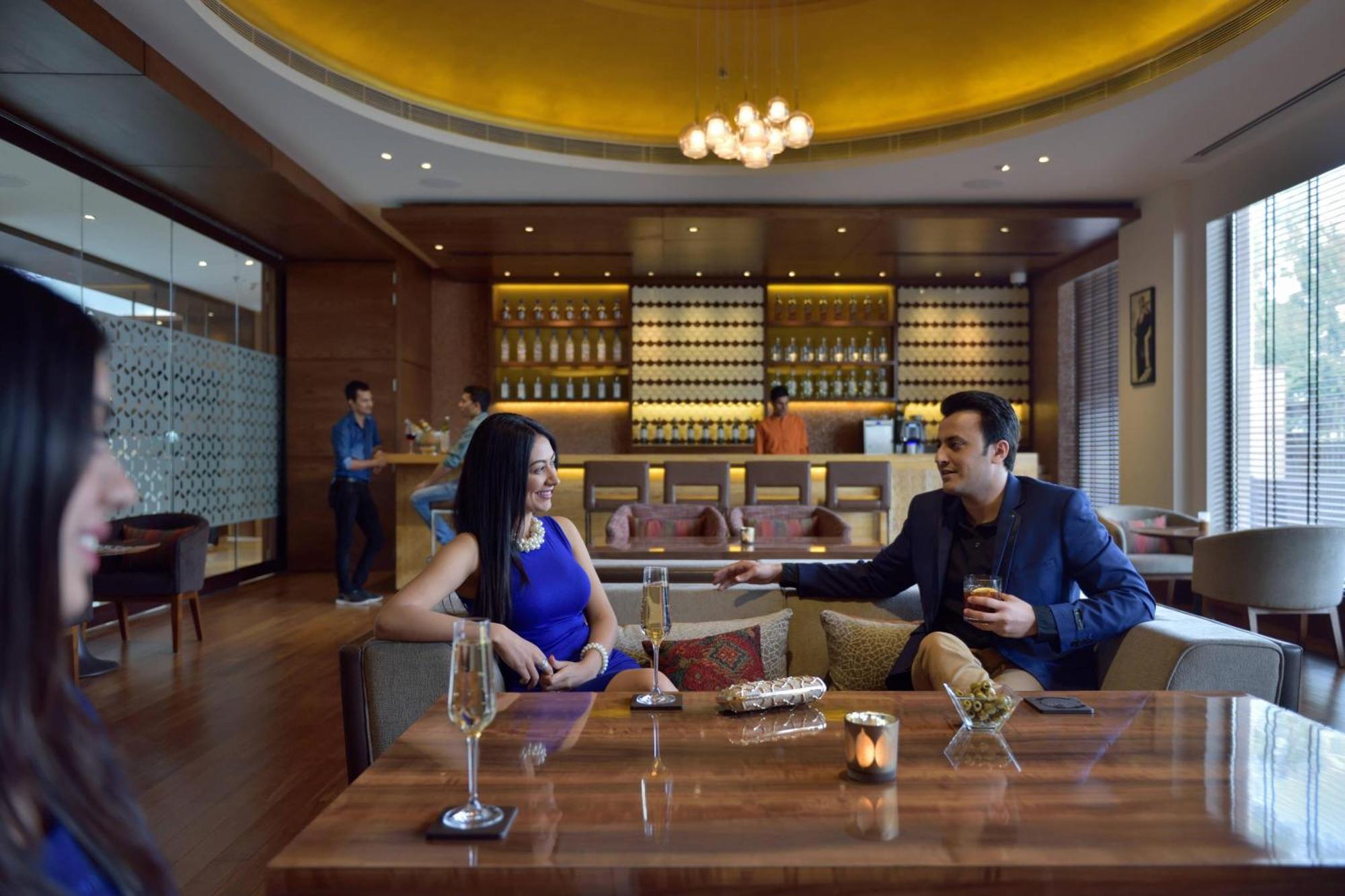 赖布尔万豪万怡酒店 Rāipur 外观 照片